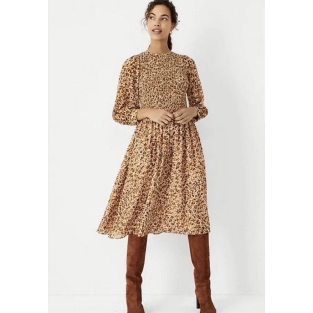 Ann Taylor Women's Tan Animal Print Smocked Fit & Flare Midi Dress‎ Size 6T New